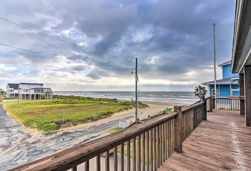 Steps To Shore: Crystal Beach Retreat W/ Deck!