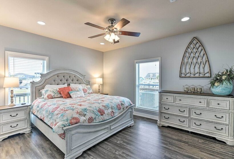 Steps To Shore: Crystal Beach Retreat W/ Deck!