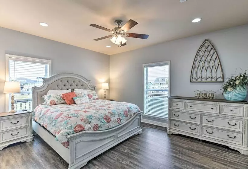 Steps To Shore: Crystal Beach Retreat W/ Deck!