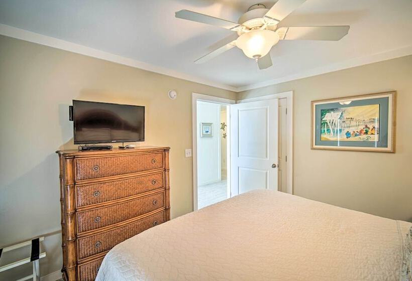 Sunny Gulf Shores Haven, 3 Mi To Fort Morgan!