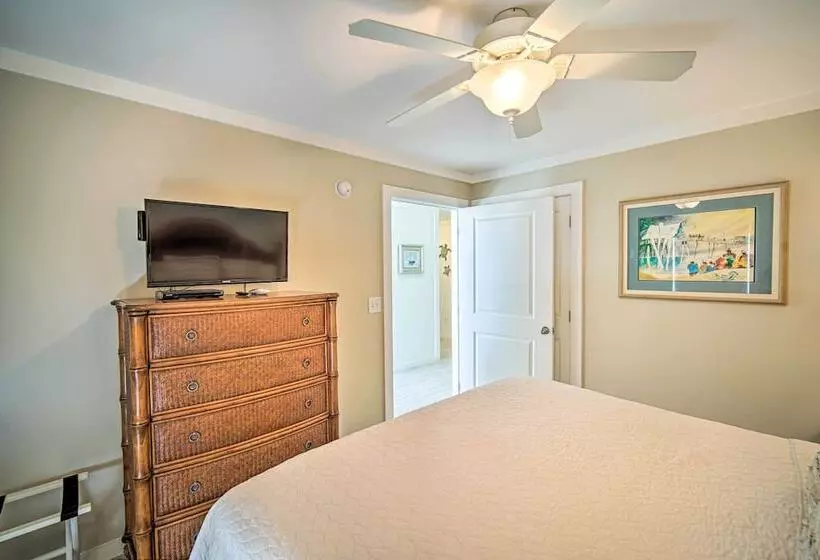 Sunny Gulf Shores Haven, 3 Mi To Fort Morgan!