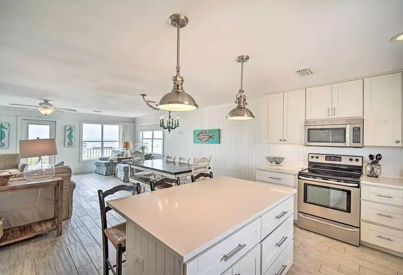 Sunny Gulf Shores Haven, 3 Mi To Fort Morgan!