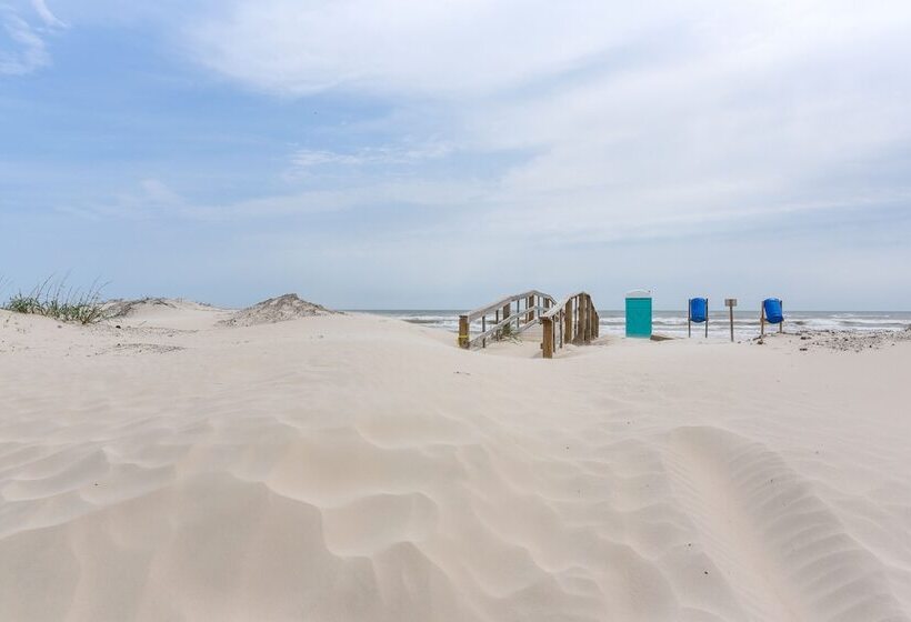 Walk To Gulf: Surfside Beach Home W/ Deck