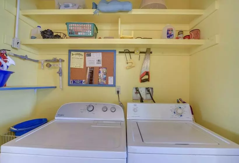 Walk To Gulf: Surfside Beach Home W/ Deck