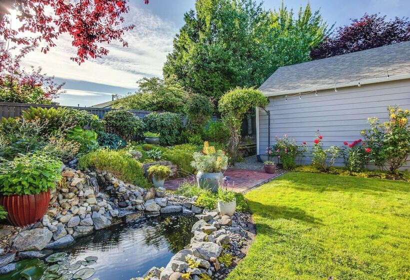 Tacoma Home W/ Garden + Pond ~ 3 Mi To Beach!