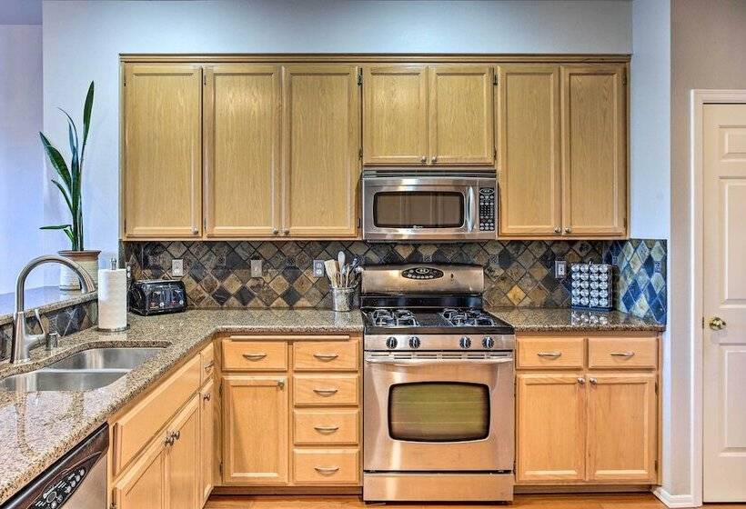 Tacoma Home W/ Garden + Pond ~ 3 Mi To Beach!