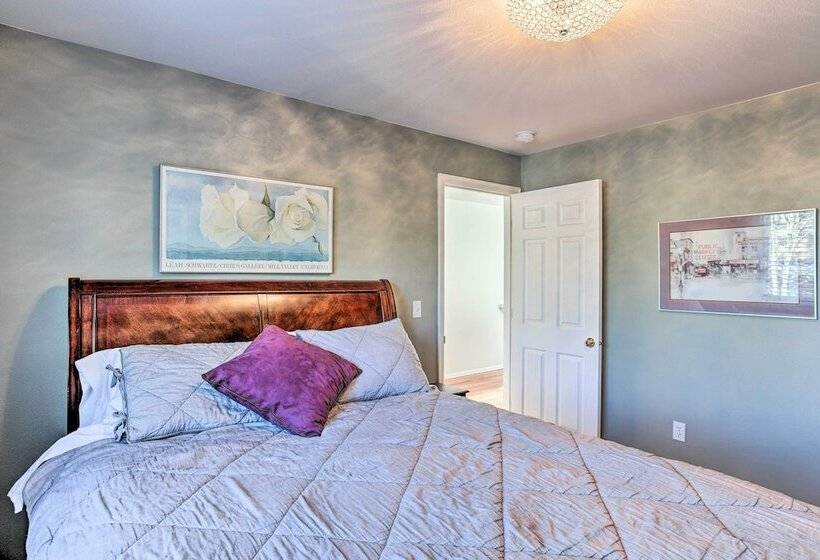 Tacoma Home W/ Garden + Pond ~ 3 Mi To Beach!