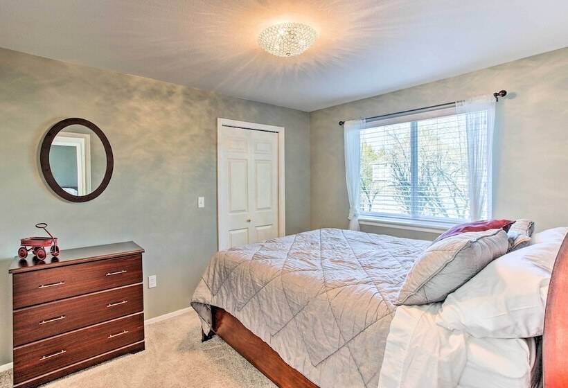 Tacoma Home W/ Garden + Pond ~ 3 Mi To Beach!