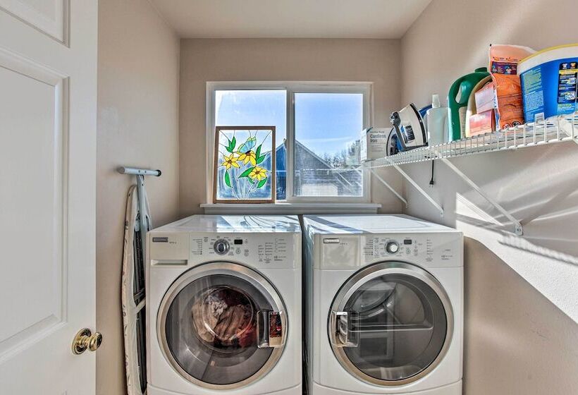 Tacoma Home W/ Garden + Pond ~ 3 Mi To Beach!