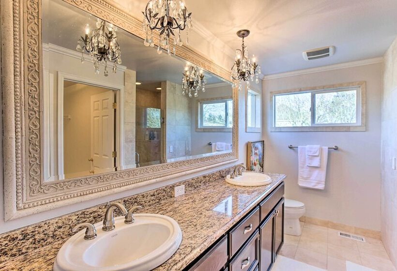 Tacoma Home W/ Garden + Pond ~ 3 Mi To Beach!