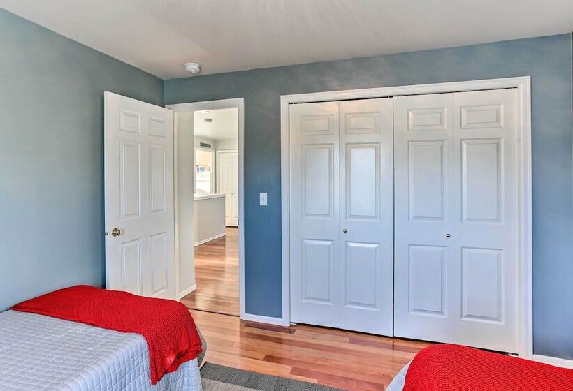 Tacoma Home W/ Garden + Pond ~ 3 Mi To Beach!