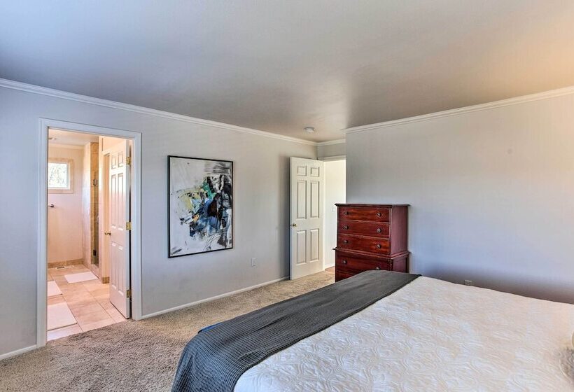 Tacoma Home W/ Garden + Pond ~ 3 Mi To Beach!