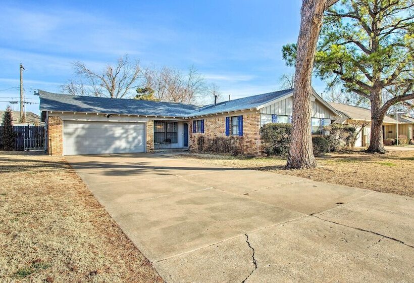 The Village Home W/ Pool, 12 Mi To Okc!