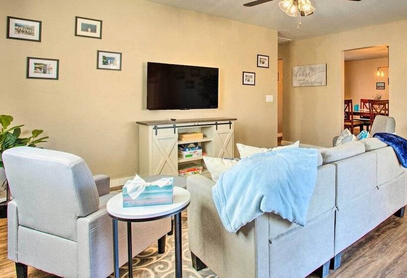 The Village Home W/ Pool, 12 Mi To Okc!