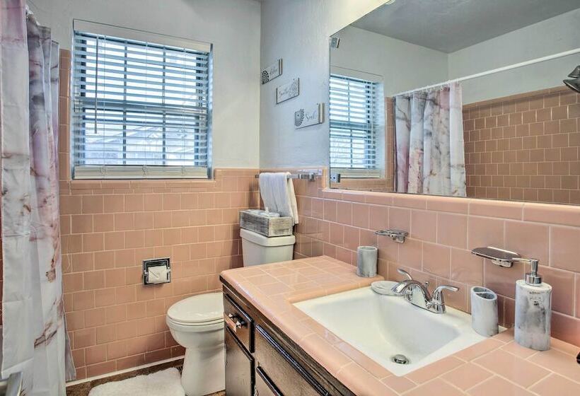 The Village Home W/ Pool, 12 Mi To Okc!