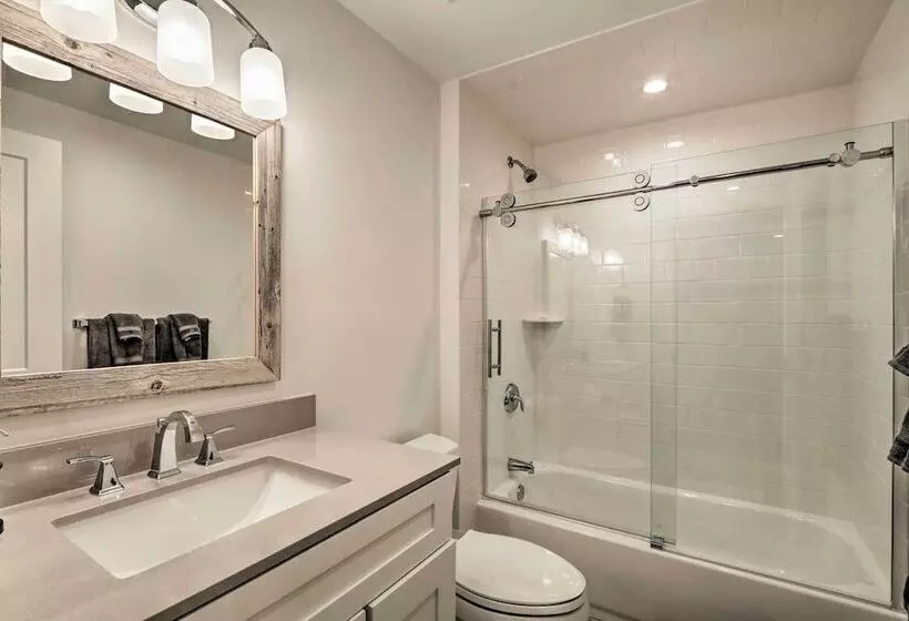 Updated Downtown Red Bank Home 5 Mi To Beach!