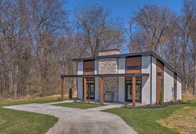 Upscale & Quiet Paducah Retreat On 15 Acres!