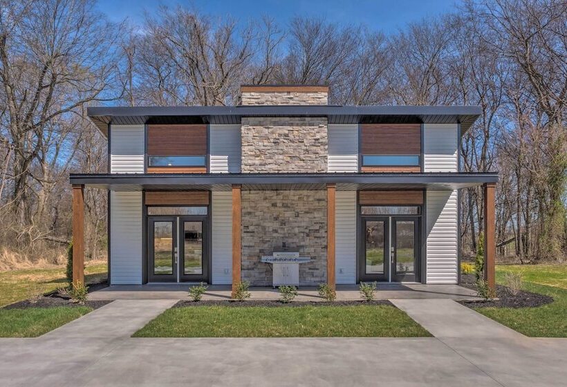 Upscale & Quiet Paducah Retreat On 15 Acres!