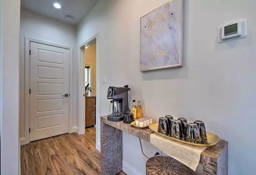 Upscale & Quiet Paducah Retreat On 15 Acres!