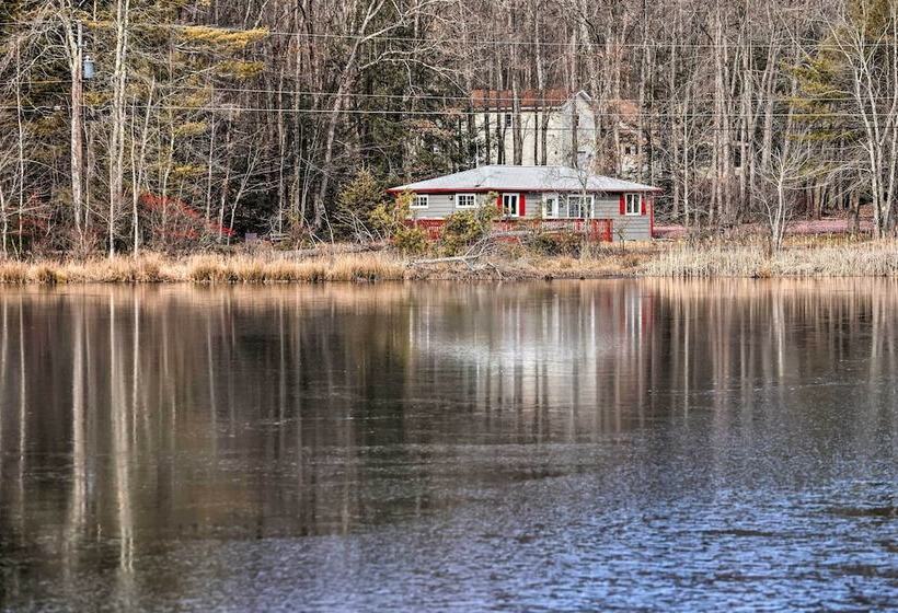 White Haven Lakeside Home W/ Kayaks & Fireplace!