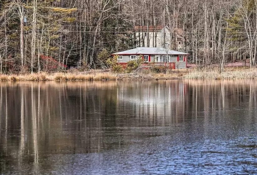 White Haven Lakeside Home W/ Kayaks & Fireplace!