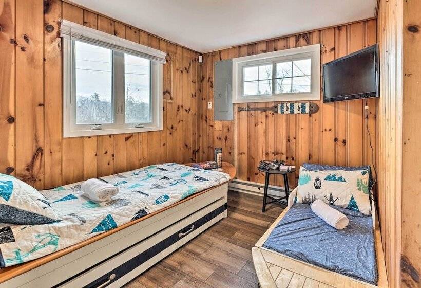 White Haven Lakeside Home W/ Kayaks & Fireplace!