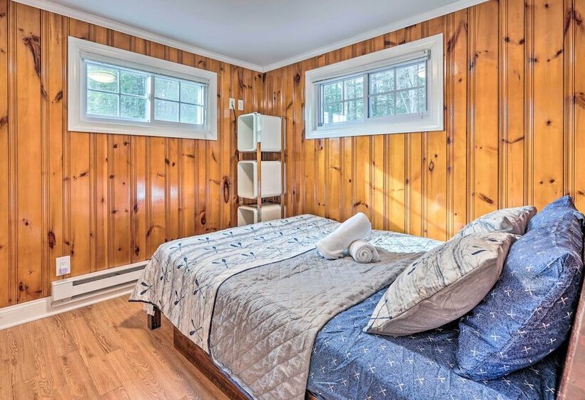 White Haven Lakeside Home W/ Kayaks & Fireplace!