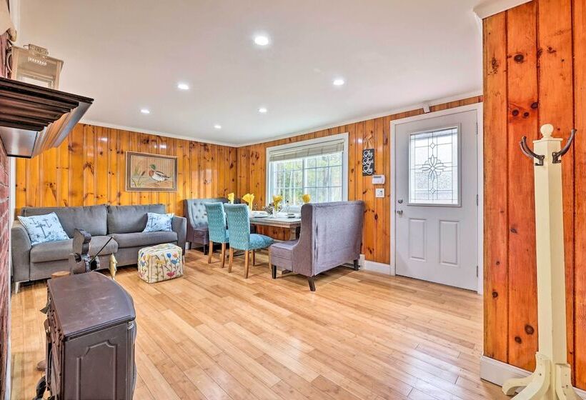 White Haven Lakeside Home W/ Kayaks & Fireplace!