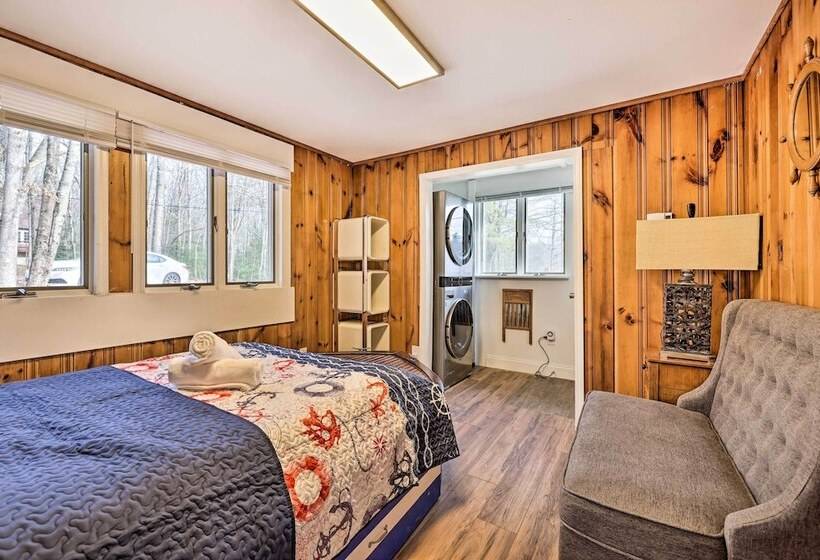 White Haven Lakeside Home W/ Kayaks & Fireplace!