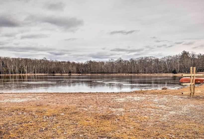 White Haven Lakeside Home W/ Kayaks & Fireplace!