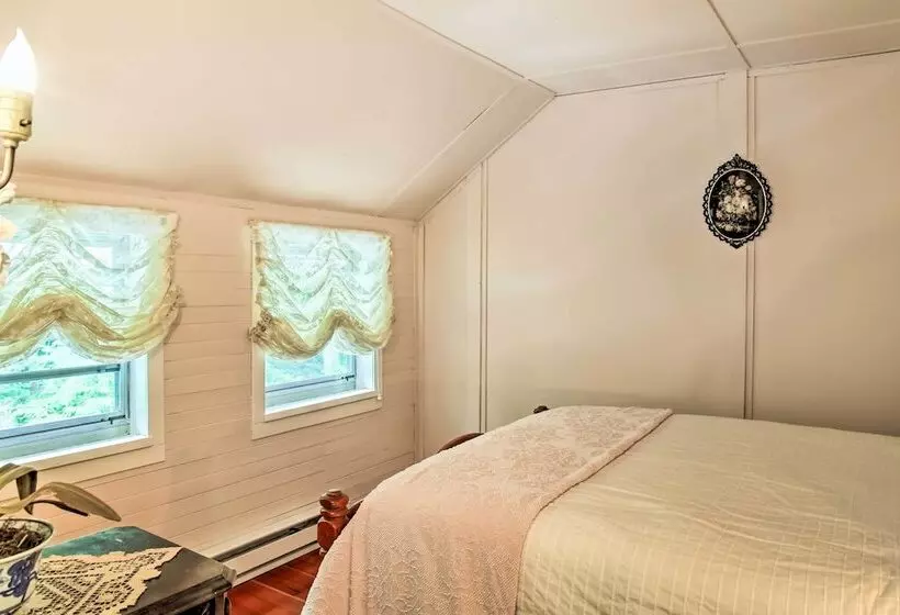 Authentic 1912 Adirondack Lake Camp W/ Fire Pit