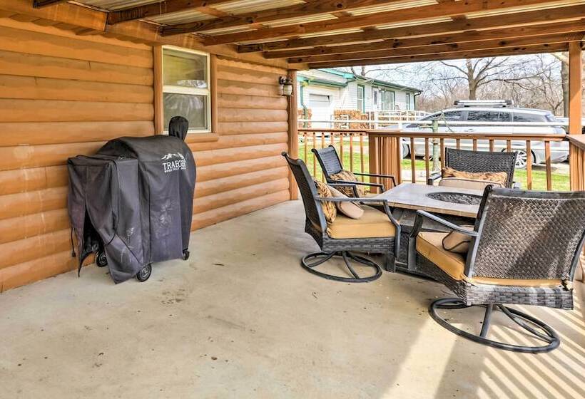 Bartlesville Cabin W/ Pool, Hot Tub & Trampoline!