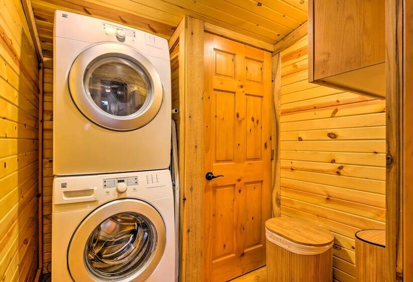 Bartlesville Cabin W/ Pool, Hot Tub & Trampoline!