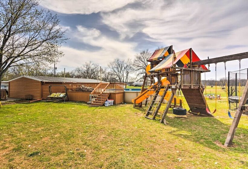 Bartlesville Cabin W/ Pool, Hot Tub & Trampoline!