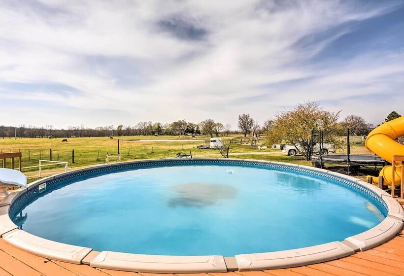 Bartlesville Cabin W/ Pool, Hot Tub & Trampoline!