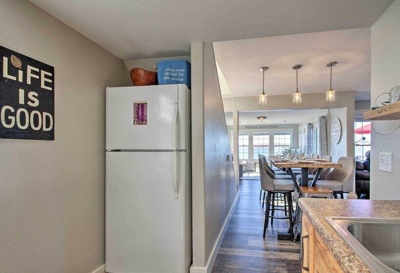 Bittersweet Lakefront Retreat  In Lake Ozark!