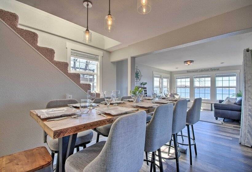 Bittersweet Lakefront Retreat  In Lake Ozark!