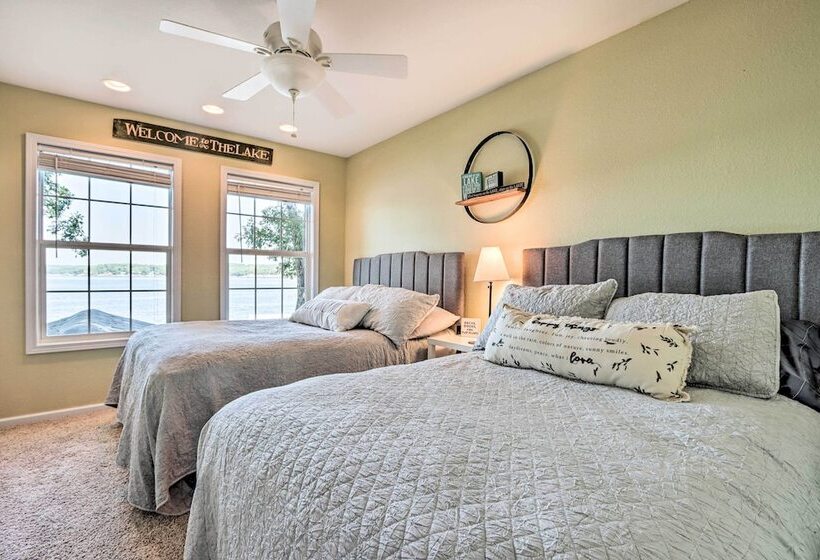 Bittersweet Lakefront Retreat  In Lake Ozark!