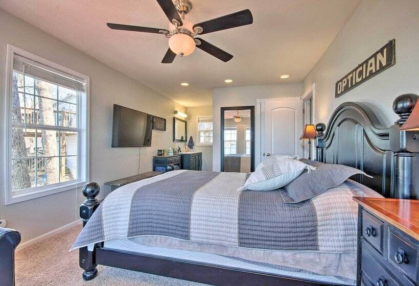 Bittersweet Lakefront Retreat  In Lake Ozark!