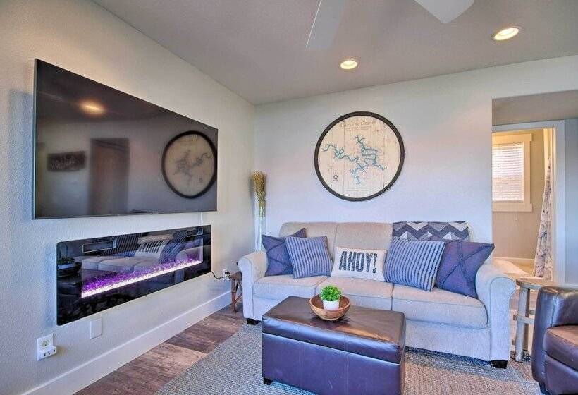 Bittersweet Lakefront Retreat  In Lake Ozark!