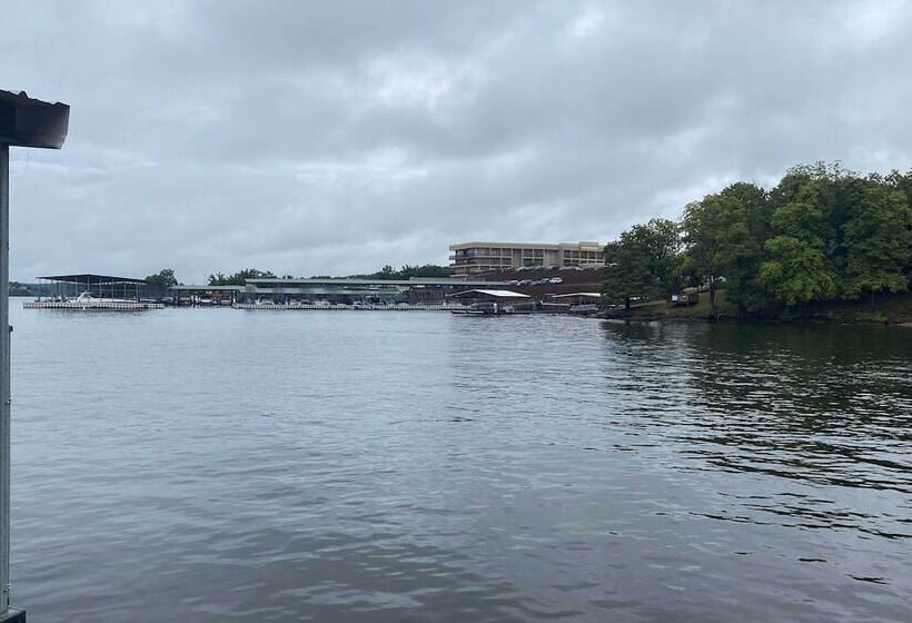 Bittersweet Lakefront Retreat  In Lake Ozark!