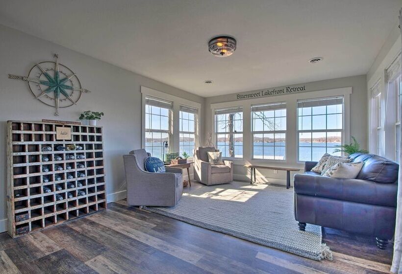 Bittersweet Lakefront Retreat  In Lake Ozark!