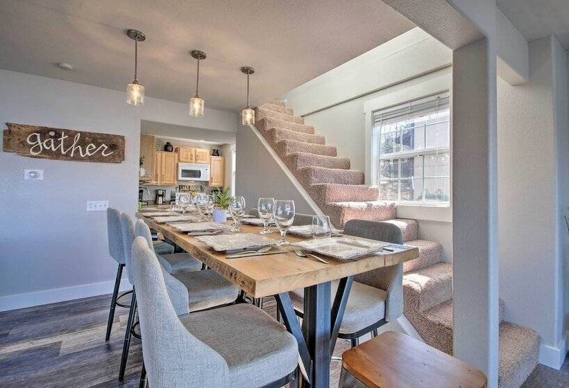 Bittersweet Lakefront Retreat  In Lake Ozark!