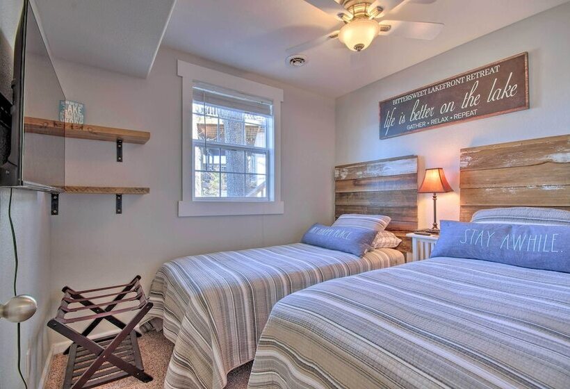 Bittersweet Lakefront Retreat  In Lake Ozark!