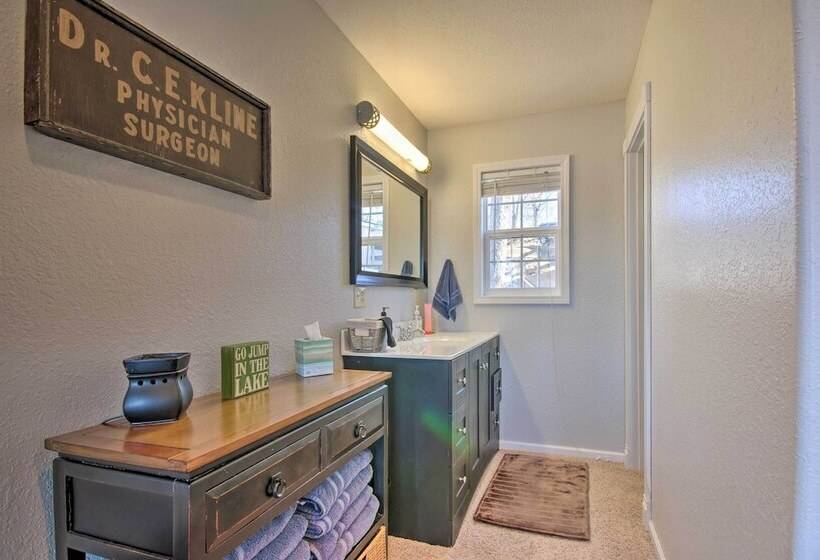 Bittersweet Lakefront Retreat  In Lake Ozark!