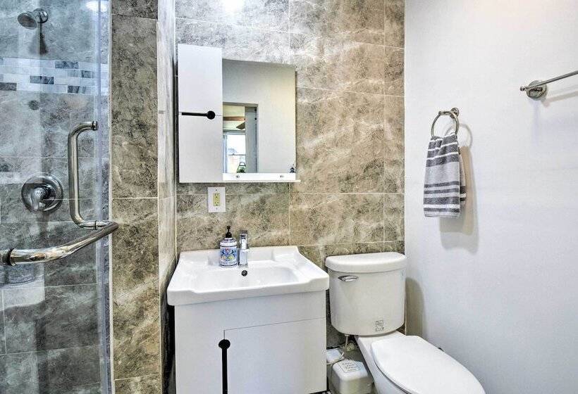 Bright Oasis On Lake Hartwell W/ Boat Dock!