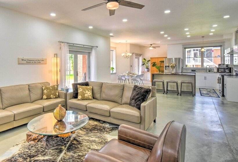 Bright Oasis On Lake Hartwell W/ Boat Dock!