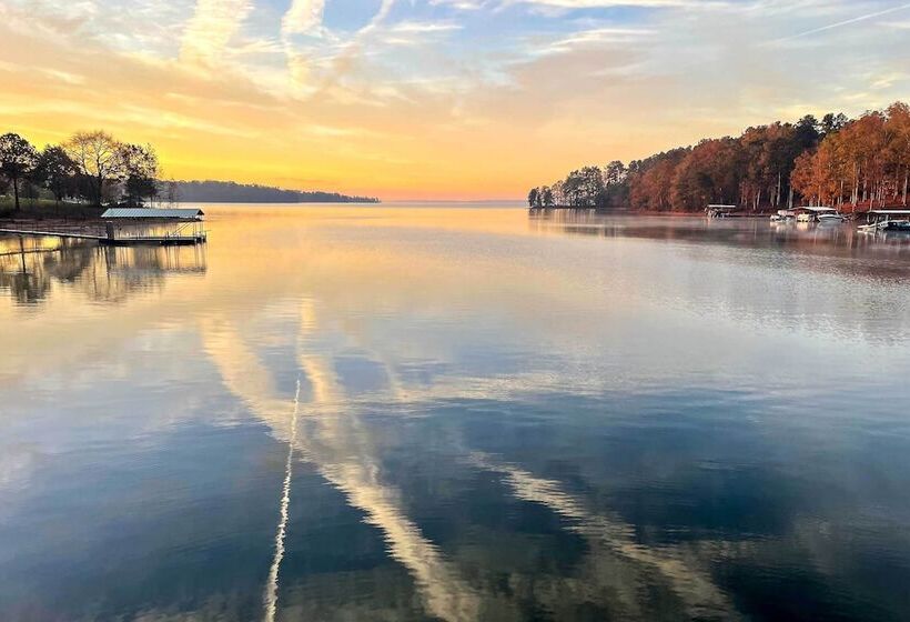 Bright Oasis On Lake Hartwell W/ Boat Dock!