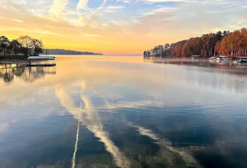 Bright Oasis On Lake Hartwell W/ Boat Dock!