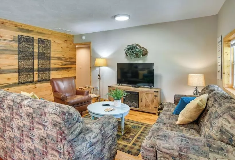 Bull Shoals Lake Home W/ Porch   Steps To Water!